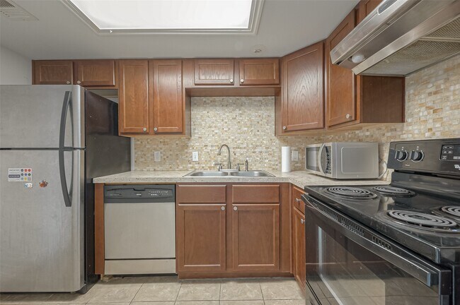 Building Photo - 3758 Tanglewilde St