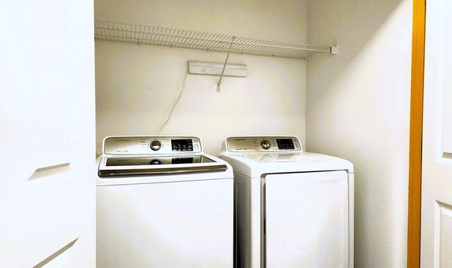 Building Photo - Comfort, Charm, and Convenience in South Hill