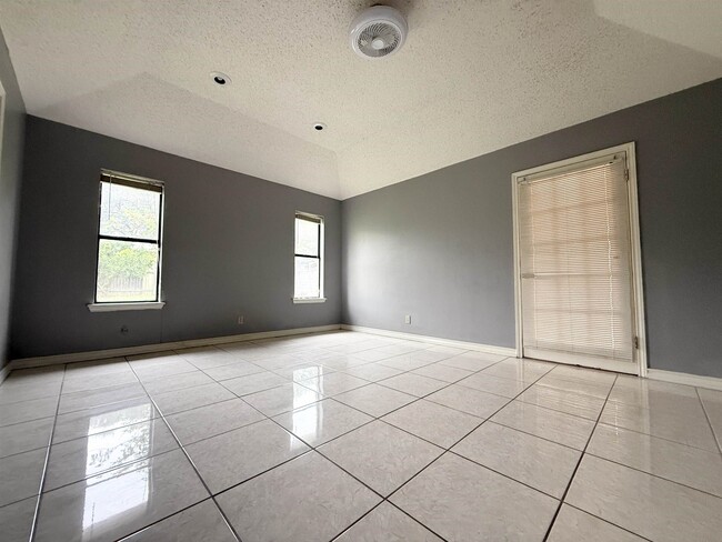 Building Photo - 1214 St Patrick Dr