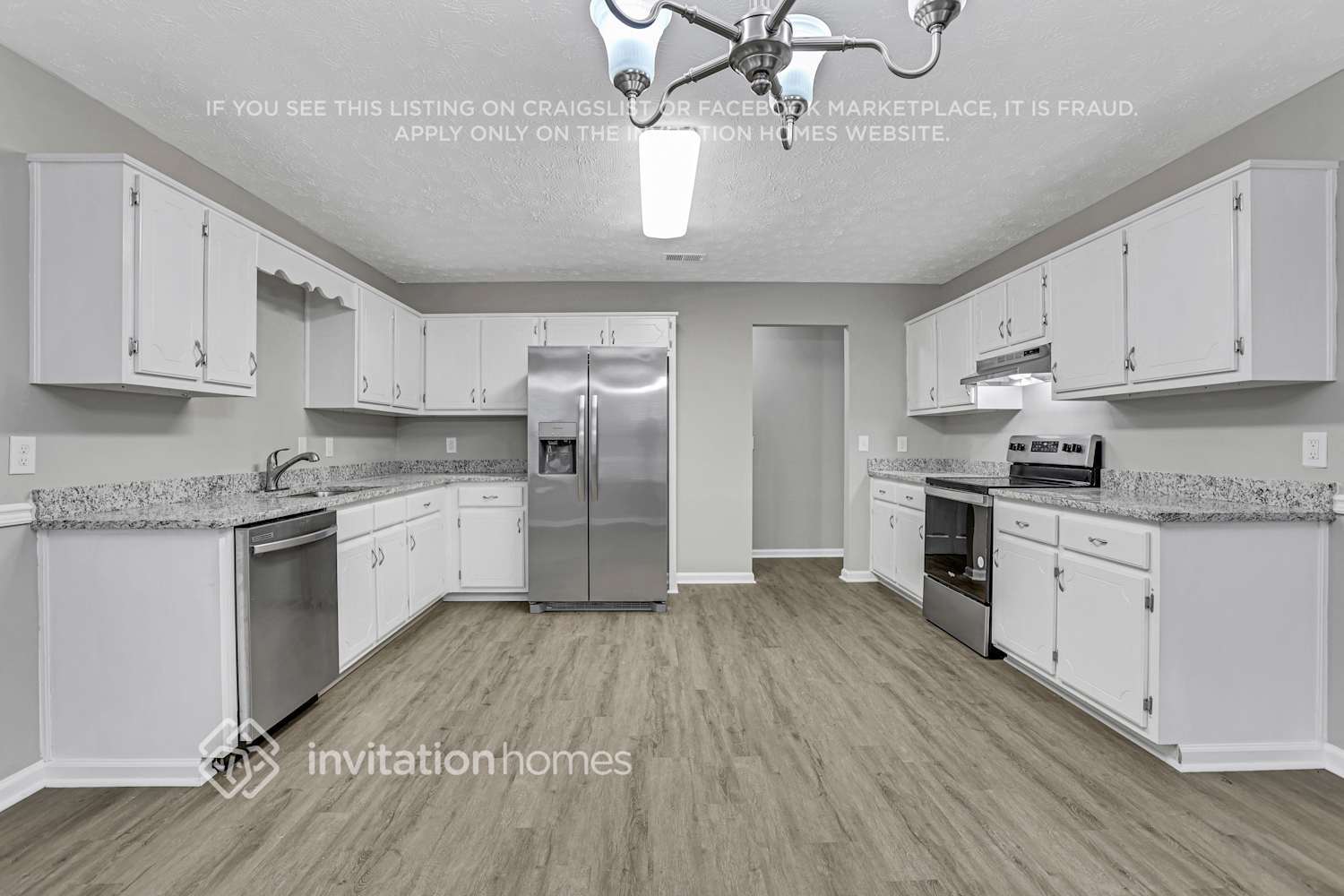 Building Photo - 495 Mountainview Dr