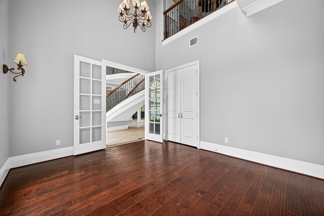 Building Photo - 3802 Louvre Ln