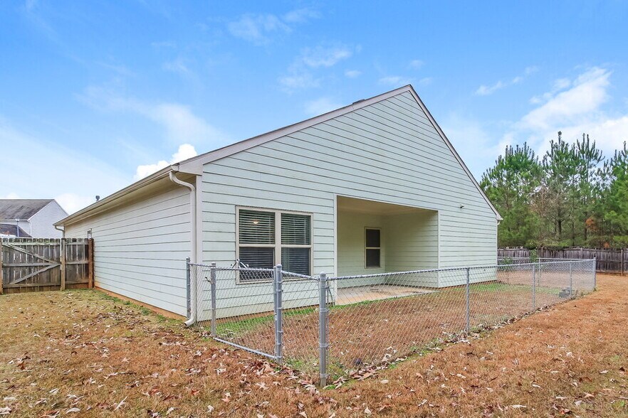 Building Photo - 3482 Sandstone Trail SE