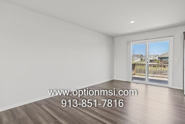 Building Photo - Beautiful 3-Bedroom Home with Modern Finishes & Fantastic Amenities!
