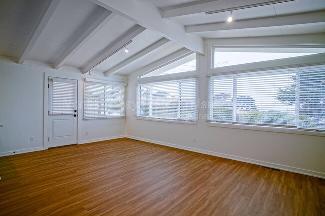 Building Photo - 829 Sea Palm Ave