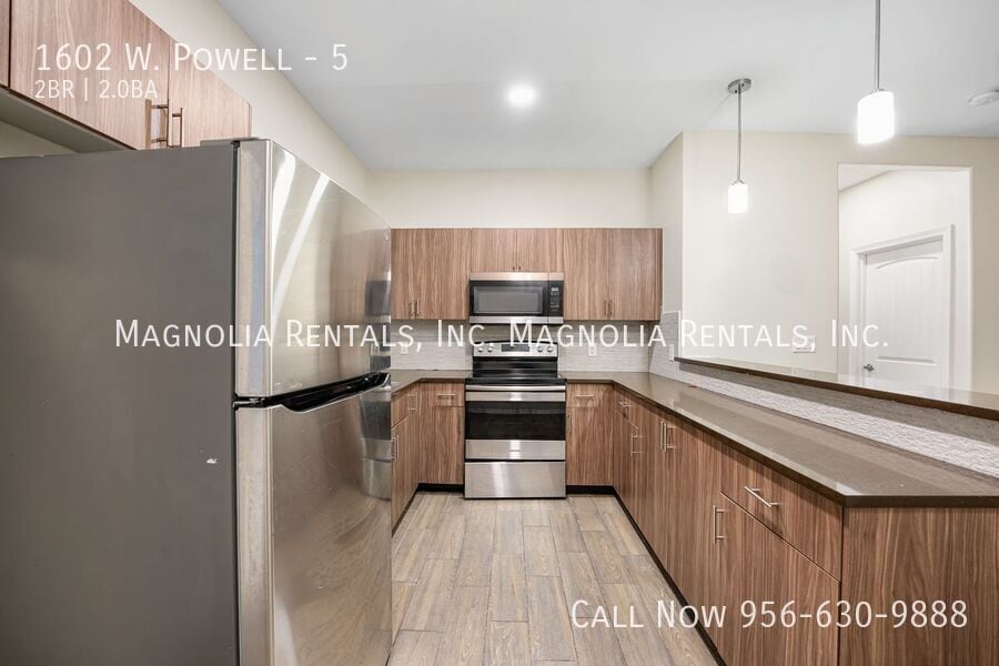 Building Photo - 1602 W. Powell-5