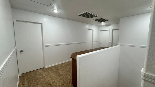 Building Photo - Executive Style 3 bedroom home