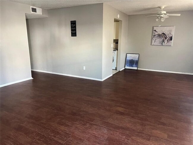 Building Photo - 9138 Tudor Dr