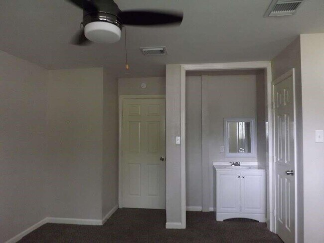 Building Photo - 12515 Gotham Dr
