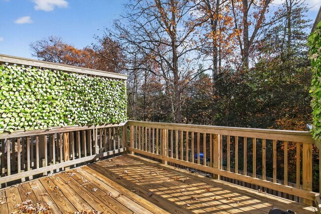 Building Photo - 4243 Drake Ct