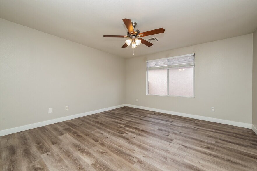 Building Photo - 523 Roberta Alecia Ave