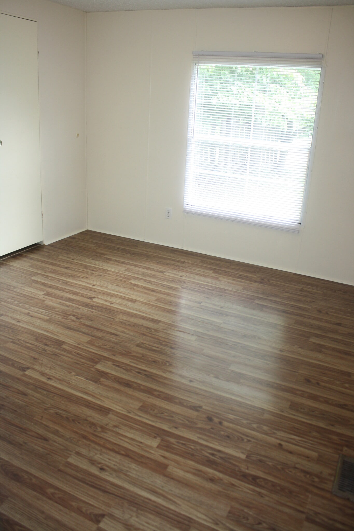 bedroom [02] - 3305 Peaceway Dr