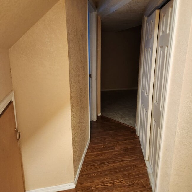 Building Photo - 4 Bed | 2 Bath House in the lower Rattlesnake