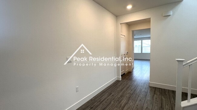 Building Photo - Newer Elk Grove 4bd/3.5ba Home near Big Horn & Poppyridge Rd