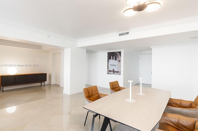 Building Photo - 848 Brickell Key Dr