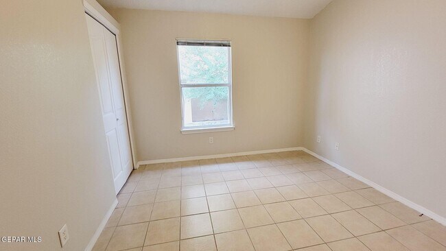 Building Photo - 604 Wind River Ave