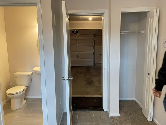 Building Photo - 3507 30th Dr