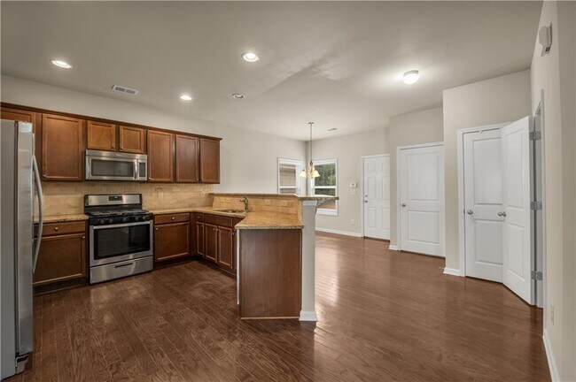 Building Photo - 559 Myrtle Trace Ln
