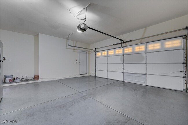 Building Photo - 9004 Snowtrack Ave