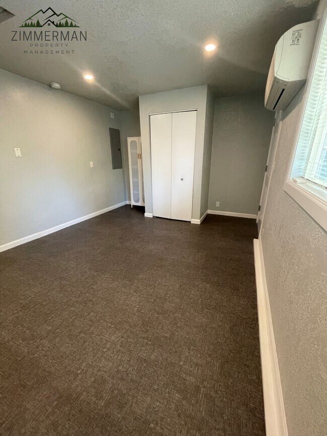 Building Photo - 611 Centennial Blvd