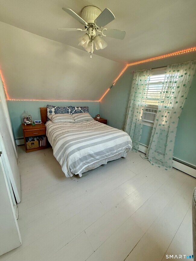 Building Photo - 177 Montowese Ave