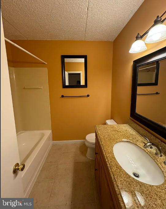 Building Photo - 306 Summit House