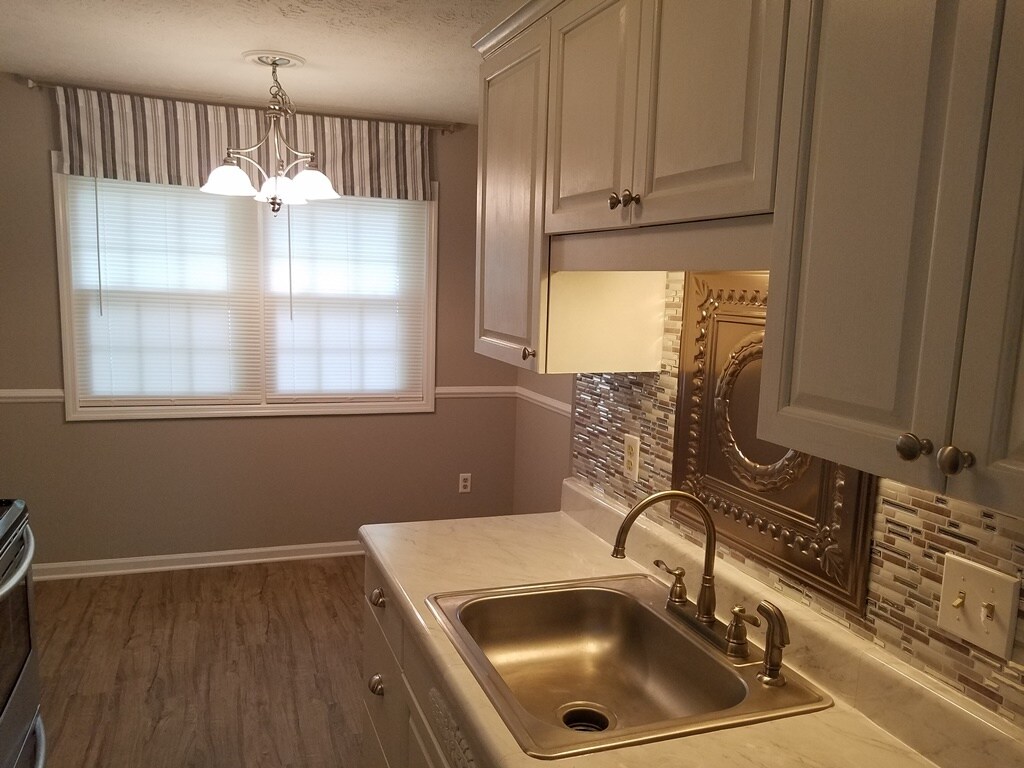 Building Photo - 31 Sally Ann Pl