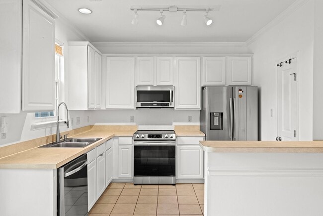 Building Photo - Hope Valley Farms Townhouse