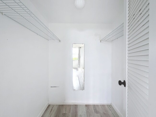 Building Photo - Gorgeous 2 bedroom 2  Condo in Boca Raton across from Nova University