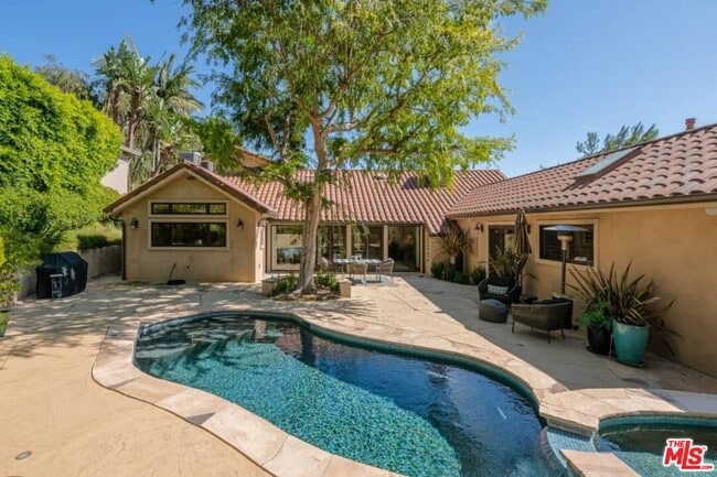 Building Photo - 9545 Dalegrove Dr