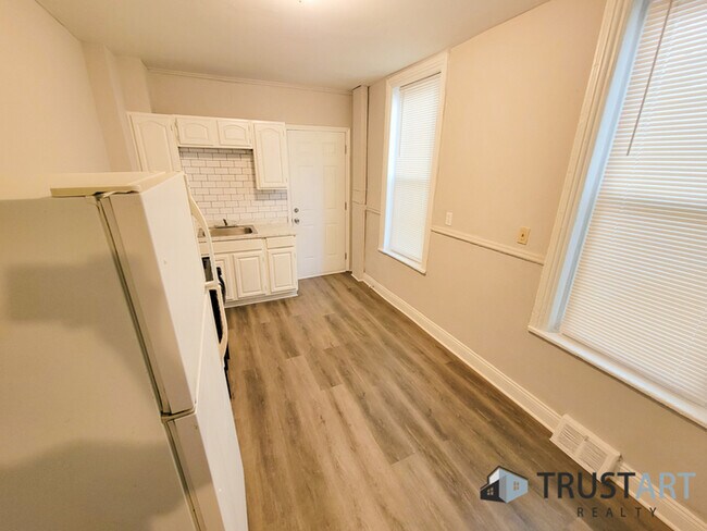 Building Photo - 4839 Merion Ave