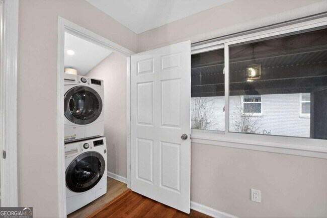 Building Photo - 1817 Goddard St SE