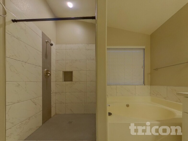 Building Photo - 350 N 152nd Dr