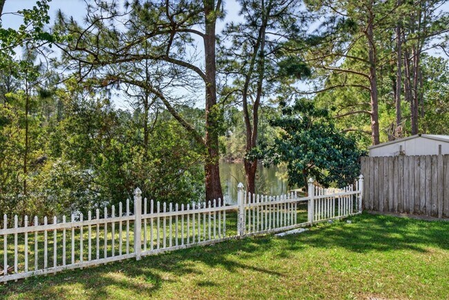 Building Photo - Great location! Great price! Great home!