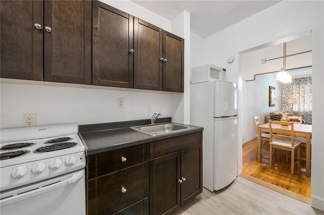 Building Photo - 1712 Pierce St