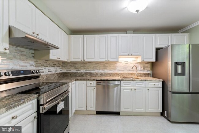 Building Photo - 10603 Tuppence Ct