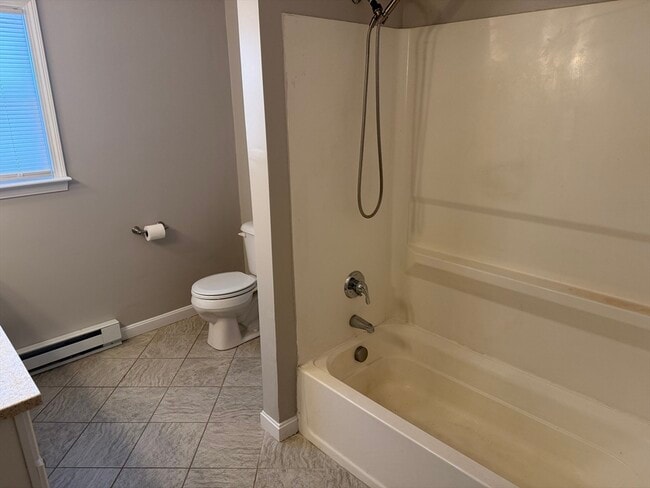 Building Photo - 48 Colonial Way