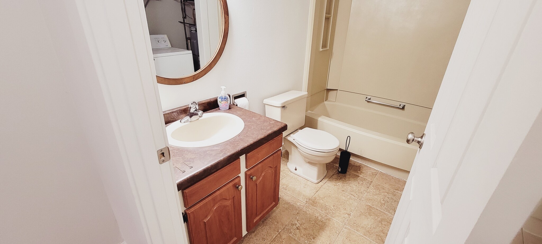 Building Photo - 790 Dutchman Dr