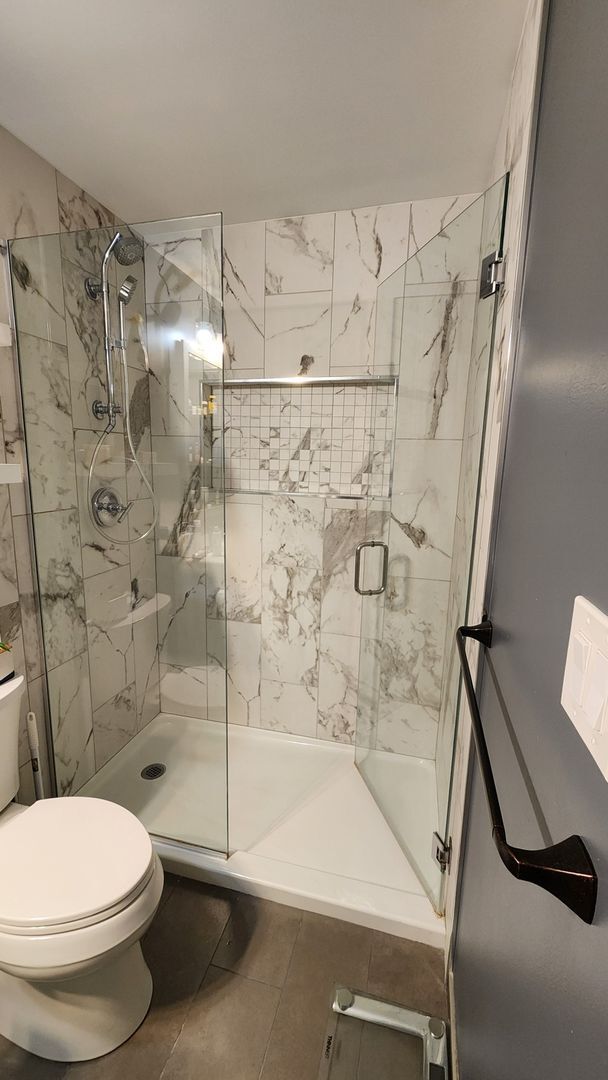 Building Photo - Charming 4BR House in Woodridge