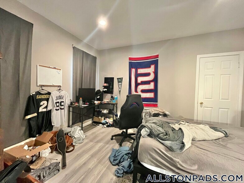 Building Photo - 66 Quint Ave