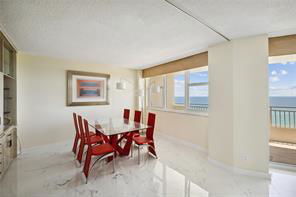 Building Photo - 3174 S Ocean Dr