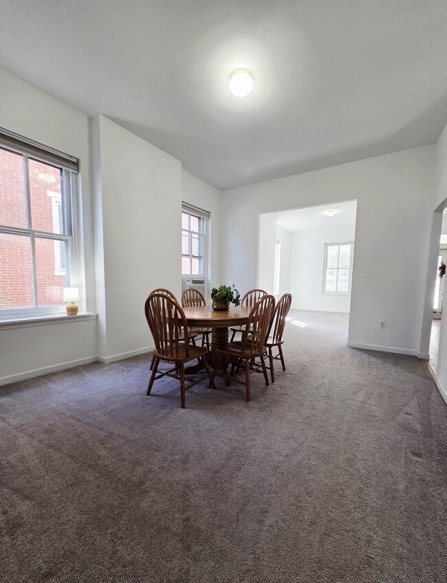 Building Photo - 21 S 4th St