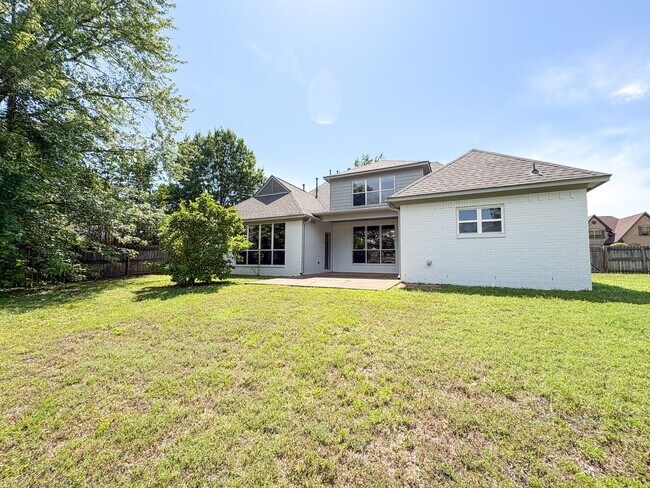 Building Photo - 4 bed, 3 bath in Bartlett with a BONUS room
