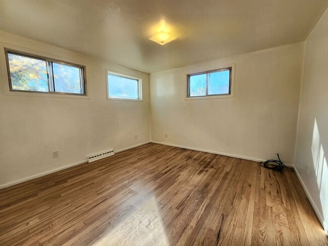 Building Photo - 1603 Iroquois Rd