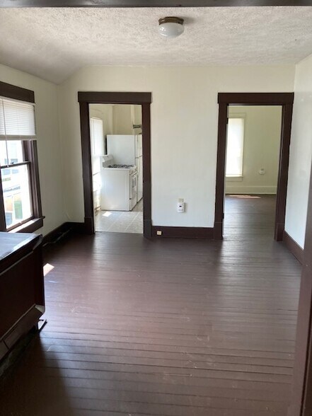 Building Photo - 335 Kingwood St