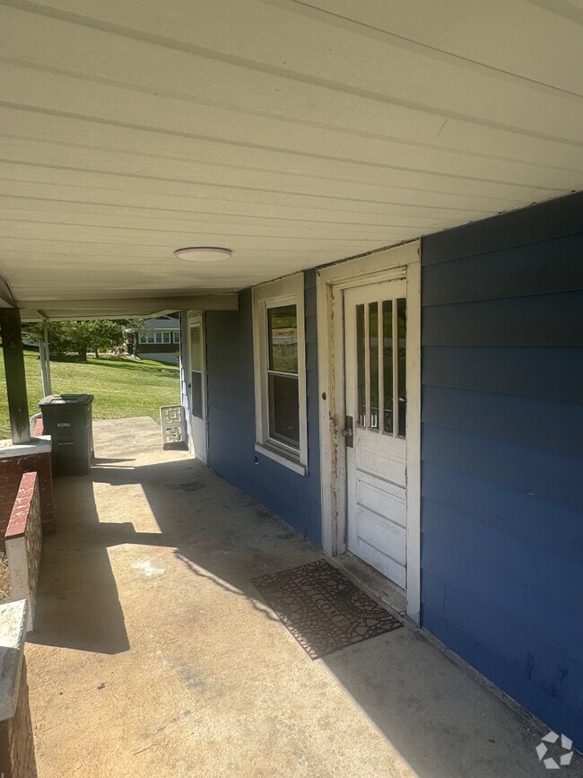 Building Photo - 3209 Swan Pl
