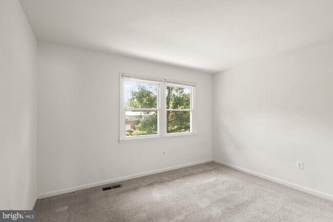 Building Photo - 8902 Huxley Ct