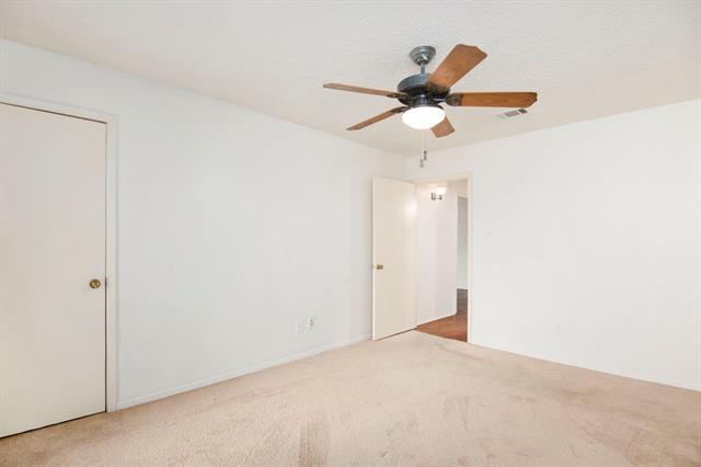 Building Photo - 6817 W Cleburne Rd
