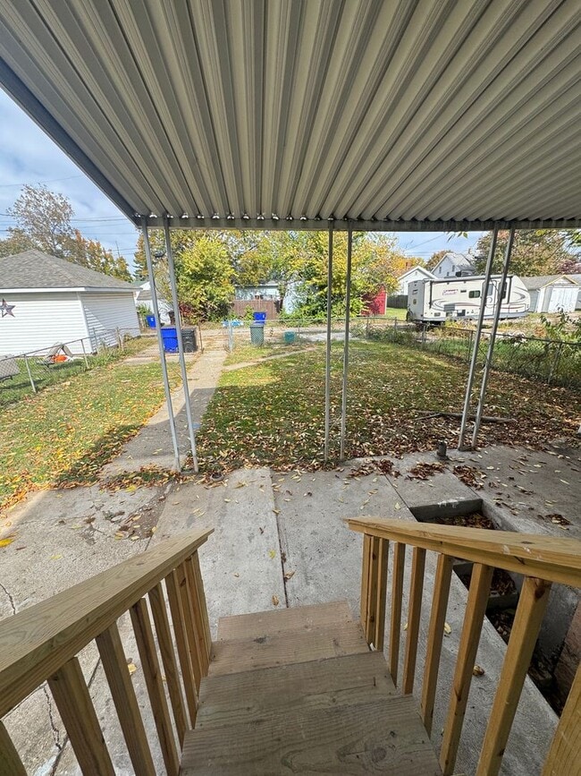 Building Photo - 714 Clinton Ave