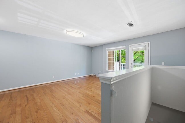 Building Photo - Stylish Two-Level Condo in Gables of Tuckerman Near Pike & Rose!