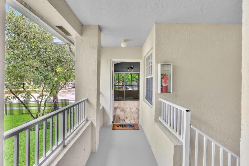 Building Photo - 2890 N Oakland Forest Dr